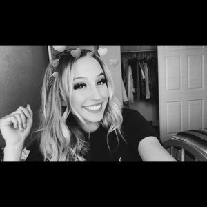 Meet your Posher, Shelby